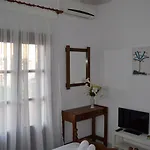弗洛拉利亚公寓式酒店 3* 卡特瑞杜斯