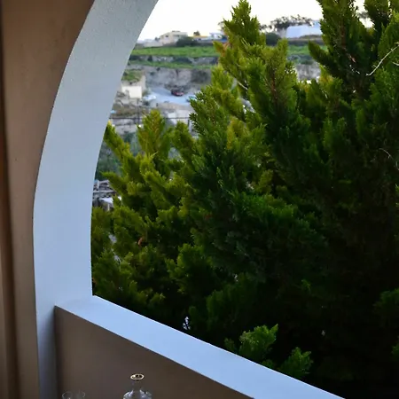 Floralia Karterados (Santorini)