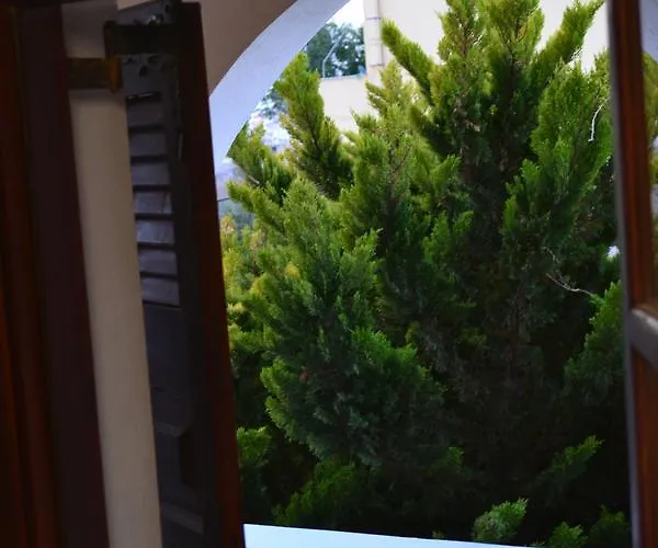 Floralia Pensjonat Karterados (Santorini)