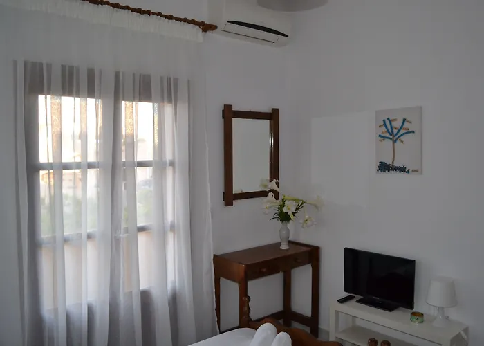 Floralia 3* Karterados (Santorini)